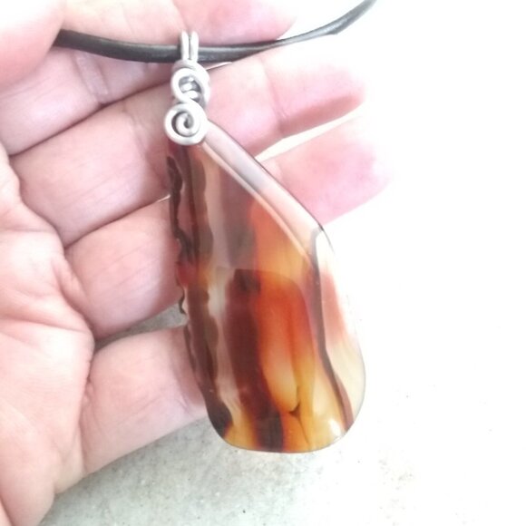 Semi-Translucent Huge Agate + Genuine 22" Leather Cord - Flashy Unisex Necklace - Picture 3 of 10
